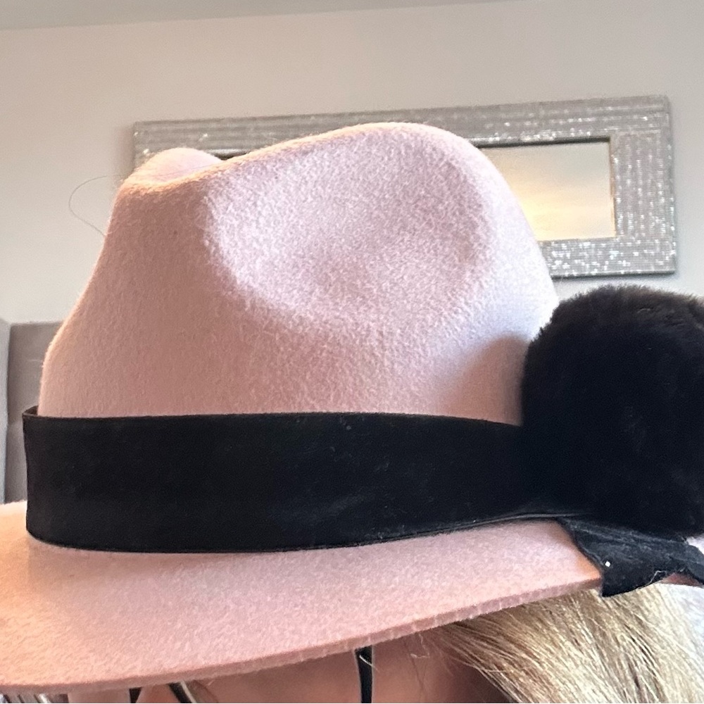 Pink Fedora - Picture 4 of 8